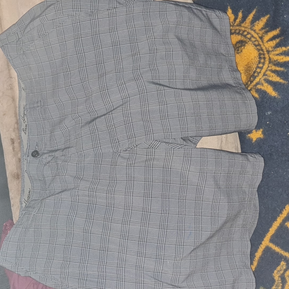 Size 38 Ben Hagan dark gray, black golf shorts